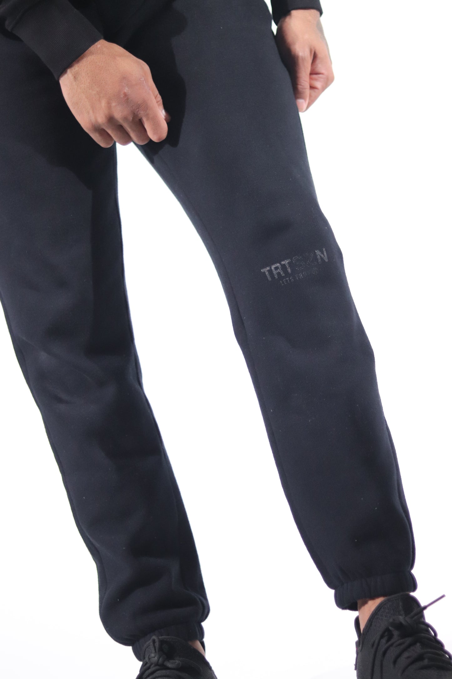 TRT SZN Essentials Trackpants (Black)