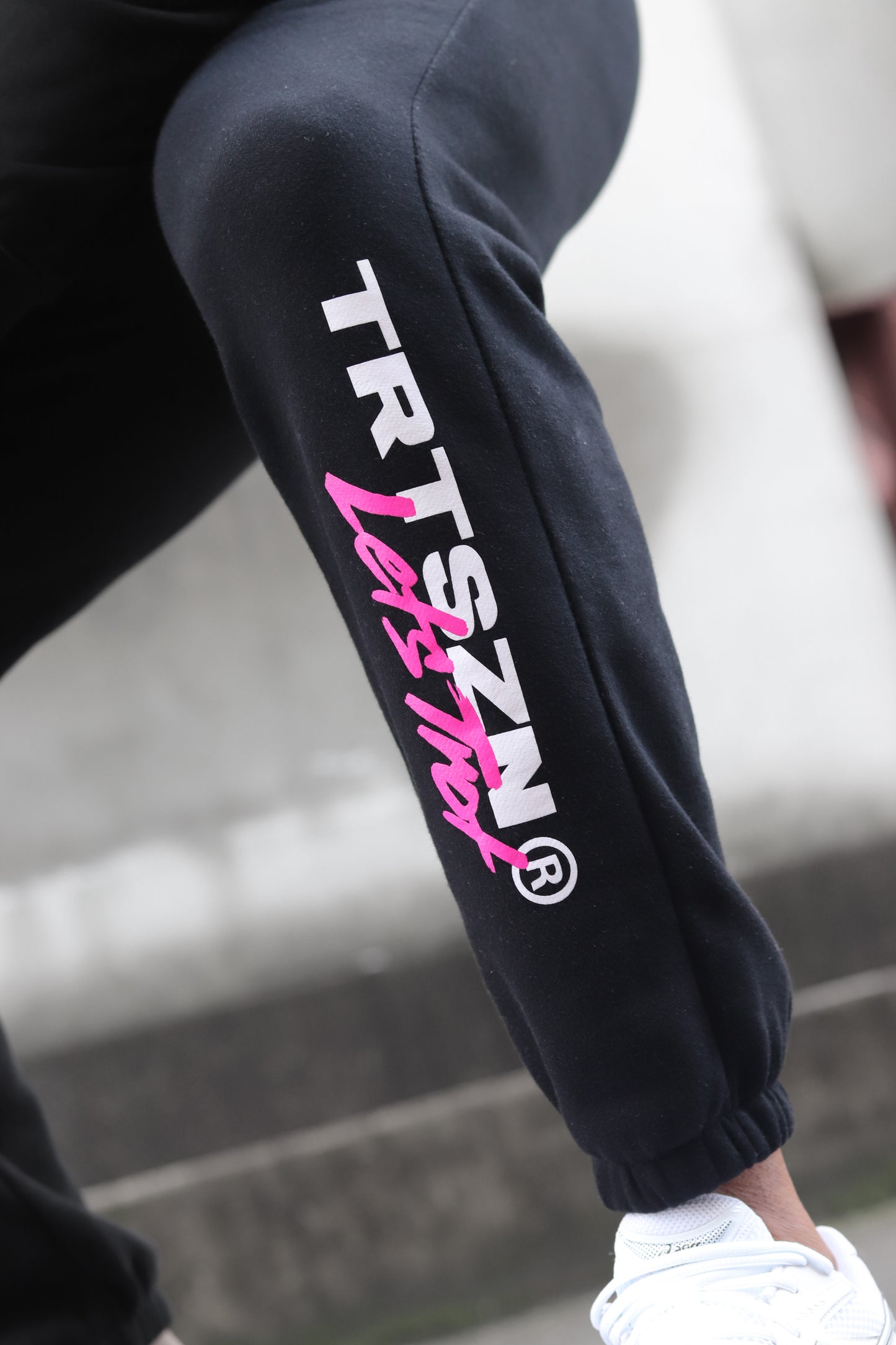 TRTSZN Trackpants (Black/Pink)
